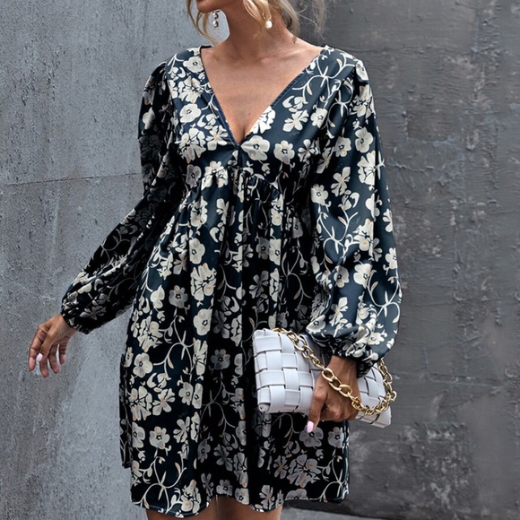 Boho Navy Blue V neck Floral Smock Mini Dress - Picture 6 of 7